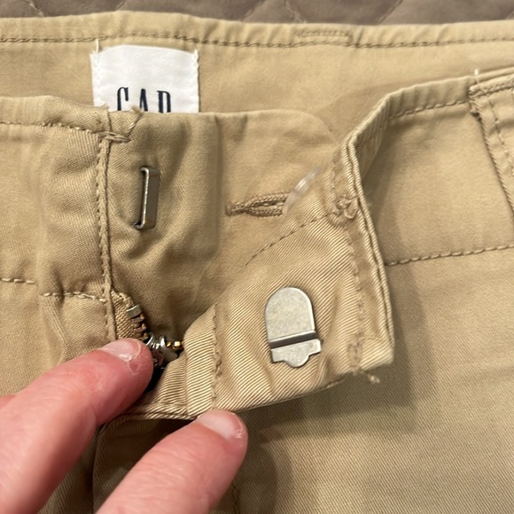 GAP 9" Downtown Khaki Bermuda Shorts/NWT/6 - Picture 6 of 12